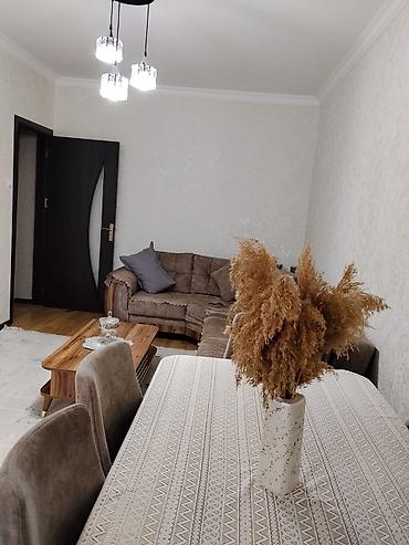 qəbələdə evlərin satisi: Sumqayıt, 3 otaqlı, Köhnə tikili, 71 kv. m — 2