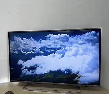 macbook m1 pro: Panasonic 107 ekran ela veziyetde — 2