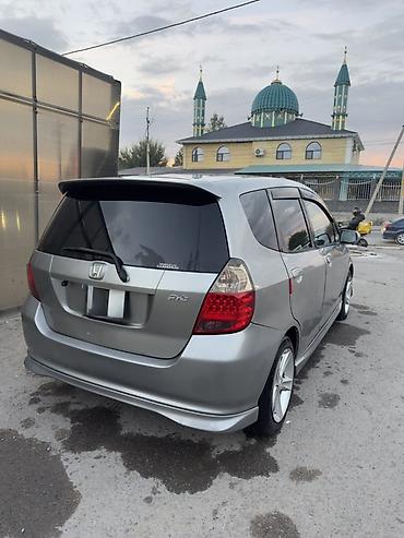 Honda Fit: 2004 г., 1.3 л, Бензин
