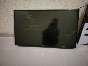 Kronşteynlər: Televizor LG Led 43"