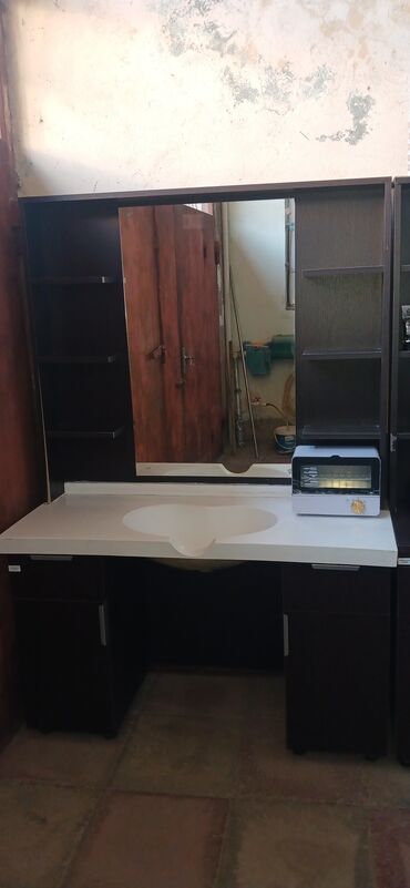 Salon, tibbi mebel dəsti: Bərbər salonu üçün tam iş stansiyası və avadanlıq dəsti Komplekt — 2