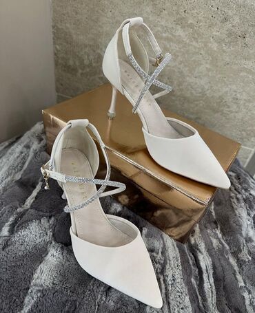 женские туфли со шнурками: Туфли 39, цвет - Белый