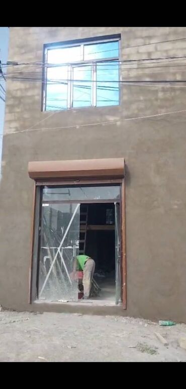 Mağazalar: Tam təmirli sanuzelli mətbəxi olan yaşayışlı ərazinin girişində — 4