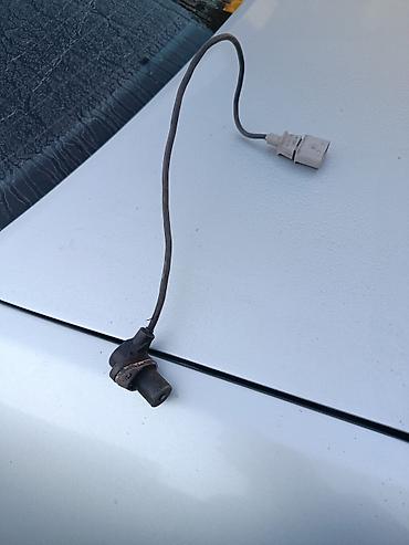 volkswagen 1992: Датчик положения коленчатого вала (ДПКВ) с разъёмом на 3 контакта. НА — 2
