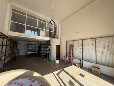 Mağazalar: İcarəyə verilən ticarət obyektı Yerləşmə: - Bakı, Z. Bünyadov — 6