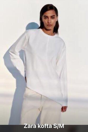 Köynək və bluzalar: Qadın geyimləri – 2 fərqli model 1) Ağ bluz: - Yumşaq, axıcı parça - — 30