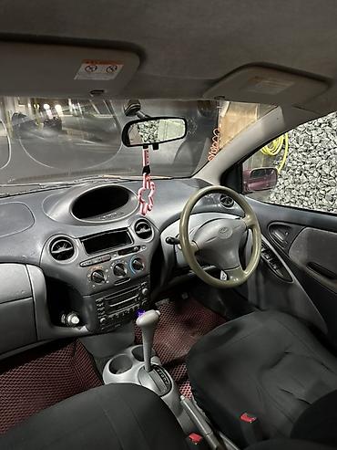 Toyota: Toyota Vitz: 2000 г., 1 л, Хэтчбэк — 7