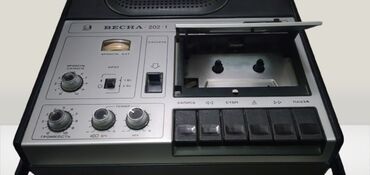 maqnitofon: "Весна 202-1" retro maqnitofon satılır. Kaset hissəsi işləmir. Ümumi