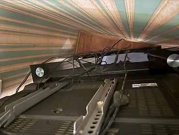 lcd: Sony Bravia LCD televizor Xüsusiyyətlər: - Ekran diaqonalı təxminən — 2