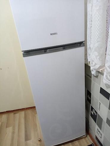 raf par ütüsü: Vestel ikiqapılı soyuducu - Üst kamera: ayrıca dondurucu bölmə — 2