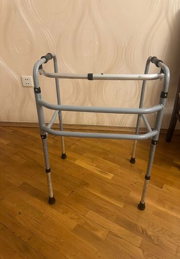 Нитриловые перчатки: Yeriş köməyi (walker) - Material: yüngül alüminium karkas - Rəng: boz