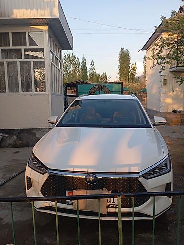 BYD: BYD E2: 2021 г., Автомат, Электромобиль, Хэтчбэк — 1