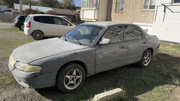 Mazda: Mazda : 1992 г., 2 л, Механика, Бензин, Седан