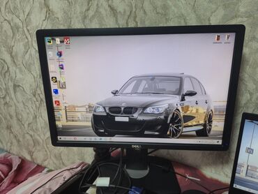 Monitorlar: Dell P2213 monitoru Ekran diaqonalı: 22 düym (55.9 sm) Matris tipi