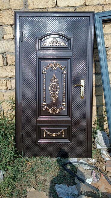 Giriş qapıları: Mənzil üçün Yeni Giriş qapısı Zamok ilə, Zəmanətli, Ödənişli quraşdırma, Ödənişli çatdırılma, Rayonlara çatdırılma, Ünvandan götürmə — 14