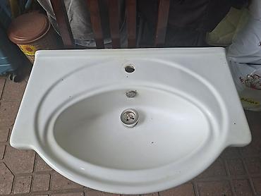 metal keramika: Divarüstü hamam çanağı (seramik) satılır. Uzunluğu 73 santı, Eni 51 — 2