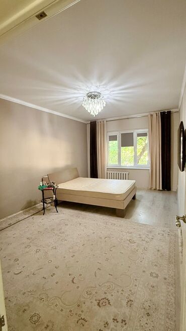 дом с бизнесом: 2 бөлмө, 52 кв. м, 105-серия, 1 кабат, Евроремонт