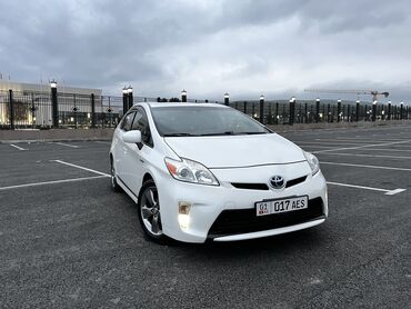 Toyota: Toyota Prius: 2013 г., 1.8 л, Вариатор, Гибрид, Хэтчбэк