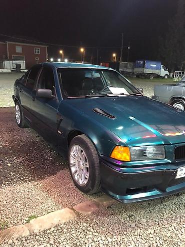 BMW: BMW 3 series: 2 l | 1993 il Sedan — 18