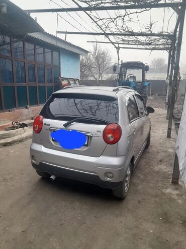 ланос кызыл кыя: Серебристый хэтчбек Daewoo Matiz, компактный городской автомобиль