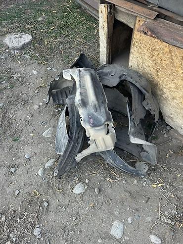Другие автозапчасти: Набор автозапчастей разнородных позиций Состав по фото: - Пластиковые — 2