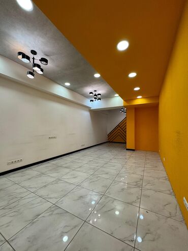 Офисы: Сдаю Офис, 188 м², В жилом комплексе, С отдельной кухней, С отдельным входом, С отдельным сан узлом — 15