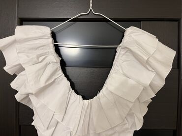 Baletkalar: Zara body bluz tezedir geyilmeyib 
L razmerdir — 3