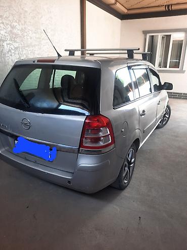 lancer 9: Opel Zafira: 2010 г., 1.8 л, Механика, Бензин, Минивэн — 2