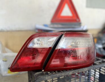 дополнительное освещение на авто: Задний правый стоп-сигнал Toyota Б/у, Оригинал
