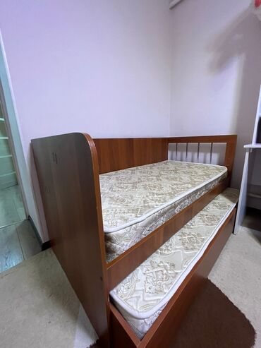 двухъярусный кровать с матрасами: Кровать-трансформер, Для девочки, Для мальчика, Б/у