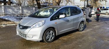 Honda: Honda Fit: 2012 г., 1.3 л, Механика, Бензин, Внедорожник