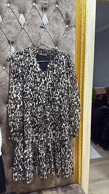 s 925: Qadın paltarı – leopard naxışlı, yüngül və axıcı parça - Model — 1