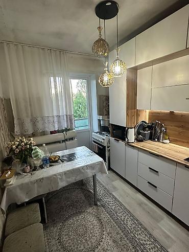 продается 4 комнатная квартира: 3 комнаты, 72 м², 105 серия, 4 этаж, Косметический ремонт — 6