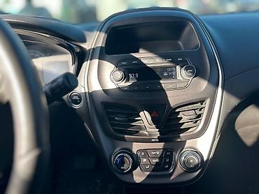 Chevrolet: Chevrolet Spark: 2019 г., 1 л, Автомат, Бензин, Хэтчбэк — 7