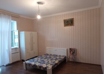 kiraye ev azadliq: Hovsan mida 2 de 7/6 da 1 otaq 45 kv menzil kiraye verilir eşya