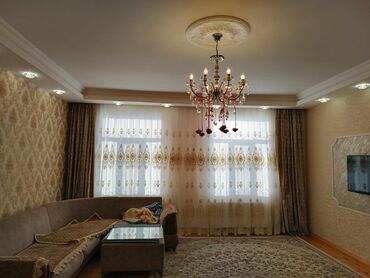 Həyət evləri və villaların satışı: Uşaq otağı və həyəti olan fərdi ev - İki mərtəbəli ağ rəngli fərdi — 17