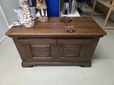 Stilske komode: Prelepa skrinja u odlicnom stanju. Duzina 105 cm Dubina 50 cm Visina na lalafo.rs — 3 Stilske komode: Prelepa skrinja u odlicnom stanju. Duzina 105 cm Dubina 50 cm Visina — 3