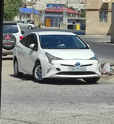 Tulumlar: Toyota Prius: 1.8 l | 2018 il Sedan