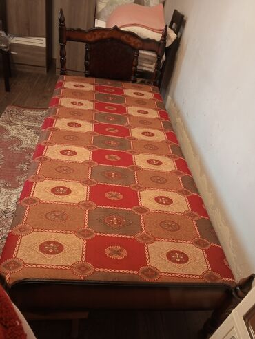 диван кровать трансформер: İşlənmiş, Təknəfərlik çarpayı, Bazasız, Matrassız, Siyirməsiz