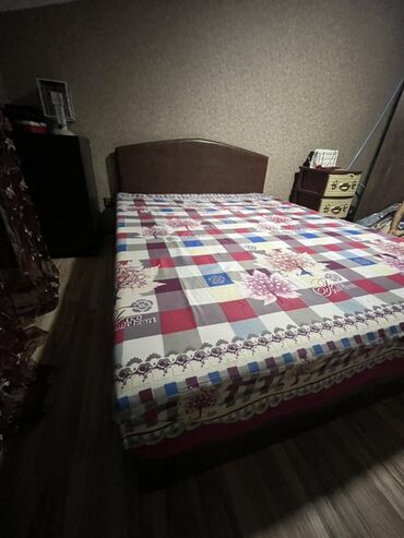 Divanlar: İkinəfərlik çarpayı, Bazasız, Matras ilə, Siyirməsiz
