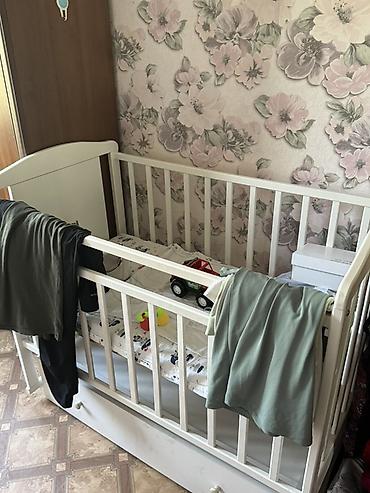 bunk bed: Детская кроватка деревянная, классическая, белого цвета — 2