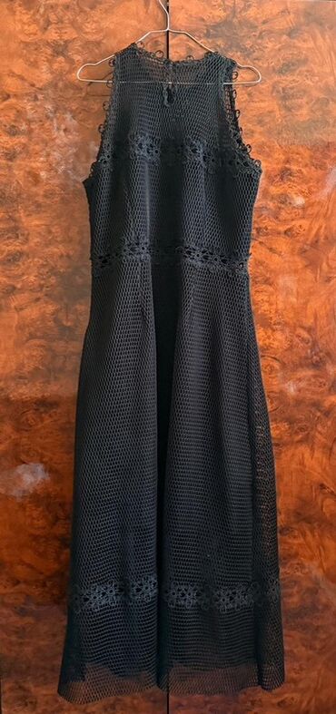 Ziyafət donları: Bu geyim qadınlar üçün nəzərdə tutulmuş müxtəlif üslublu iki paltardan -da lalafo.az — 17 Ziyafət donları: Bu geyim qadınlar üçün nəzərdə tutulmuş müxtəlif üslublu iki paltardan — 17