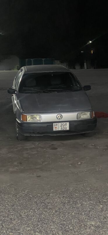 Volkswagen: Volkswagen Passat: 1988 г., 1.8 л, Механика, Бензин, Седан