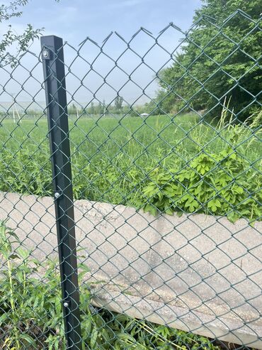 Железобетонные столбы для заборов: Столбы для сетки Рабица, Гиттера, Шарнирной, Габионой. Окрашены, с — 5
