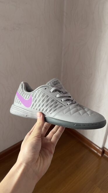 Спорттук бут кийим: Эркектердин кроссовкасы, 39, Nike, Жаңы, түсү - Боз, Өзү алып кетүү