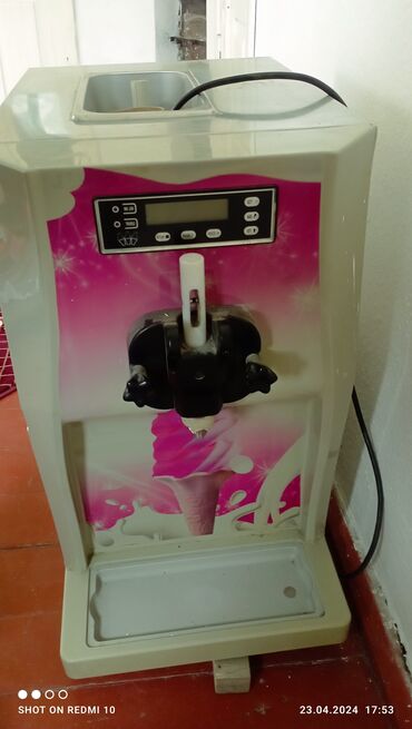 оборудование для бизнес: Продаю мороженный аппарат хорошем состоянии,220w бонусом рецепт для