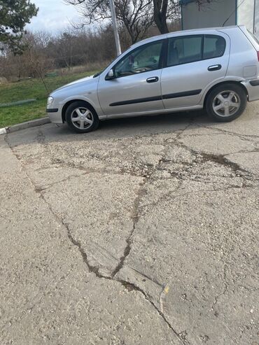 Nissan: Nissan Almera: 2.2 l. | 2000 έ. Χάτσμπακ — 3