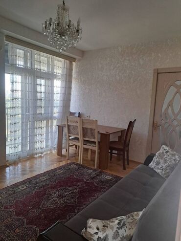 Kirayə mənzillər: Bakı, 2 otaqlı, Köhnə tikili, m. Gənclik, 50 kv. m