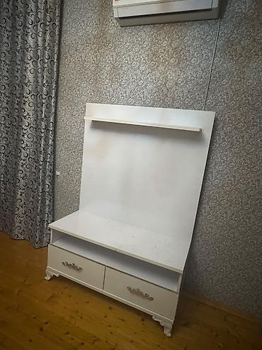 guzgu samdan: Ağ rəngli klassik üslubda yemək otağı mebeli dəsti Tərkibi: - 1 ədəd — 2