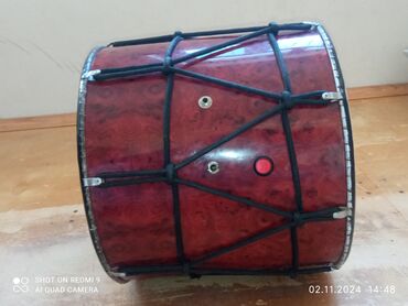musiqi aləti: Toy nağasidi içinde 2 dənə S 58 mikrafonu var, ebanitdi 34 sm di